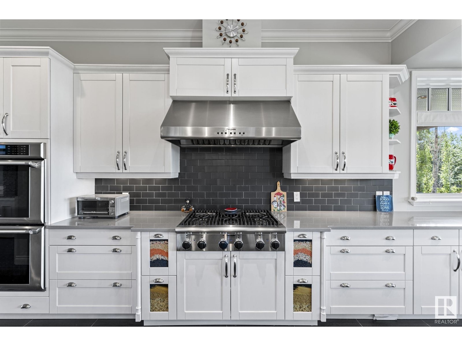 Property at 60 WINDERMERE DR SW image 3