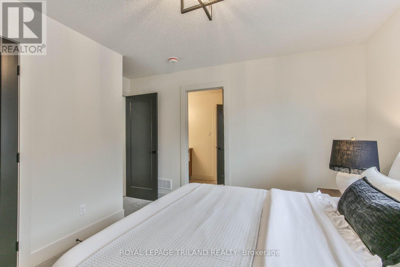 6484 Heathwoods Avenue, London South, Ontario  N6P 0J7 - Photo 37 - X12184950