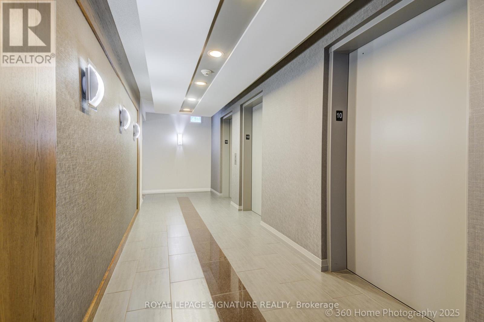 1015 - 763 Bay Street, Toronto (Bay Street Corridor), Ontario  M5G 2R3 - Photo 1 - C12184569