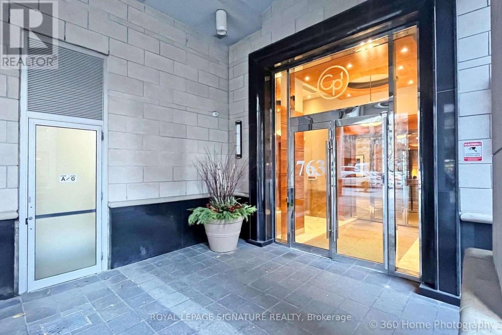 1015 - 763 Bay Street, Toronto (Bay Street Corridor), Ontario  M5G 2R3 - Photo 5 - C12184569