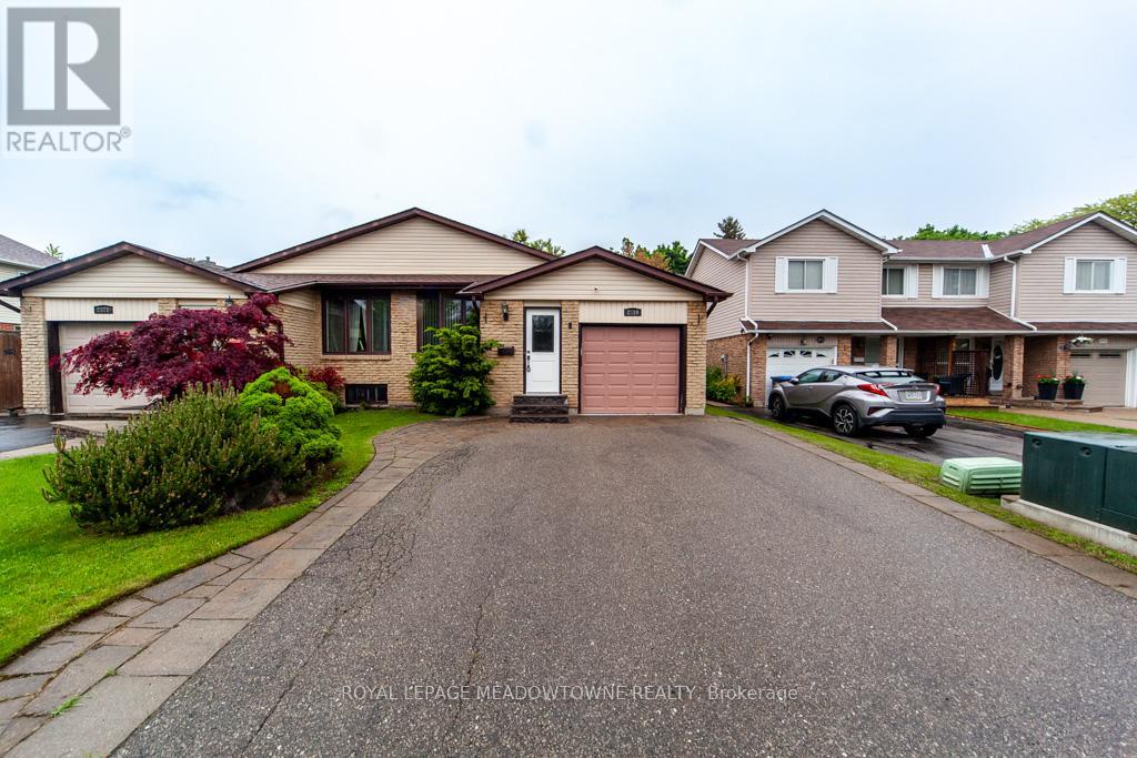 2819 Bucklepost Crescent, Mississauga, Ontario  L5N 1X6 - Photo 1 - W12183294