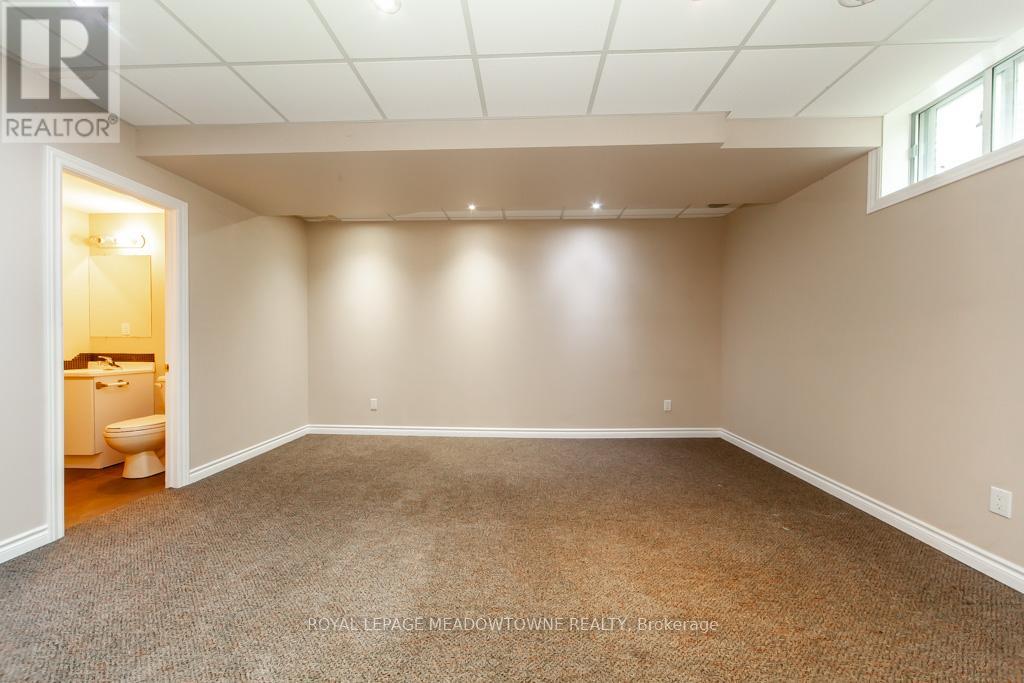 2819 Bucklepost Crescent, Mississauga, Ontario  L5N 1X6 - Photo 32 - W12183294