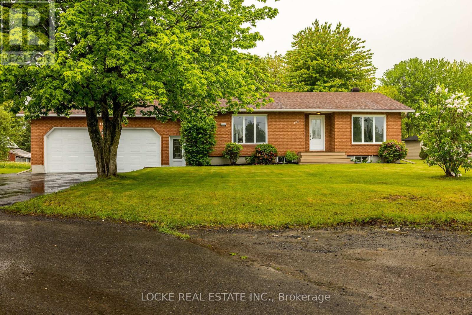 102 Bourdeau Boulevard, The Nation, Ontario  K0A 2M0 - Photo 2 - X12184851
