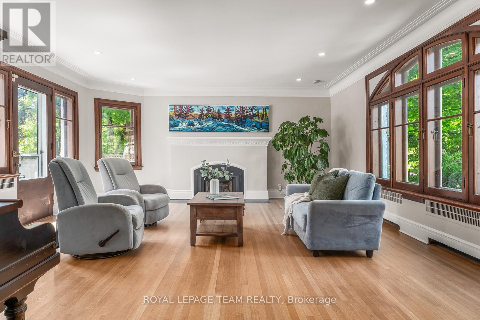 224 Buena Vista Road, Ottawa, Ontario  K1M 0V7 - Photo 3 - X12184934