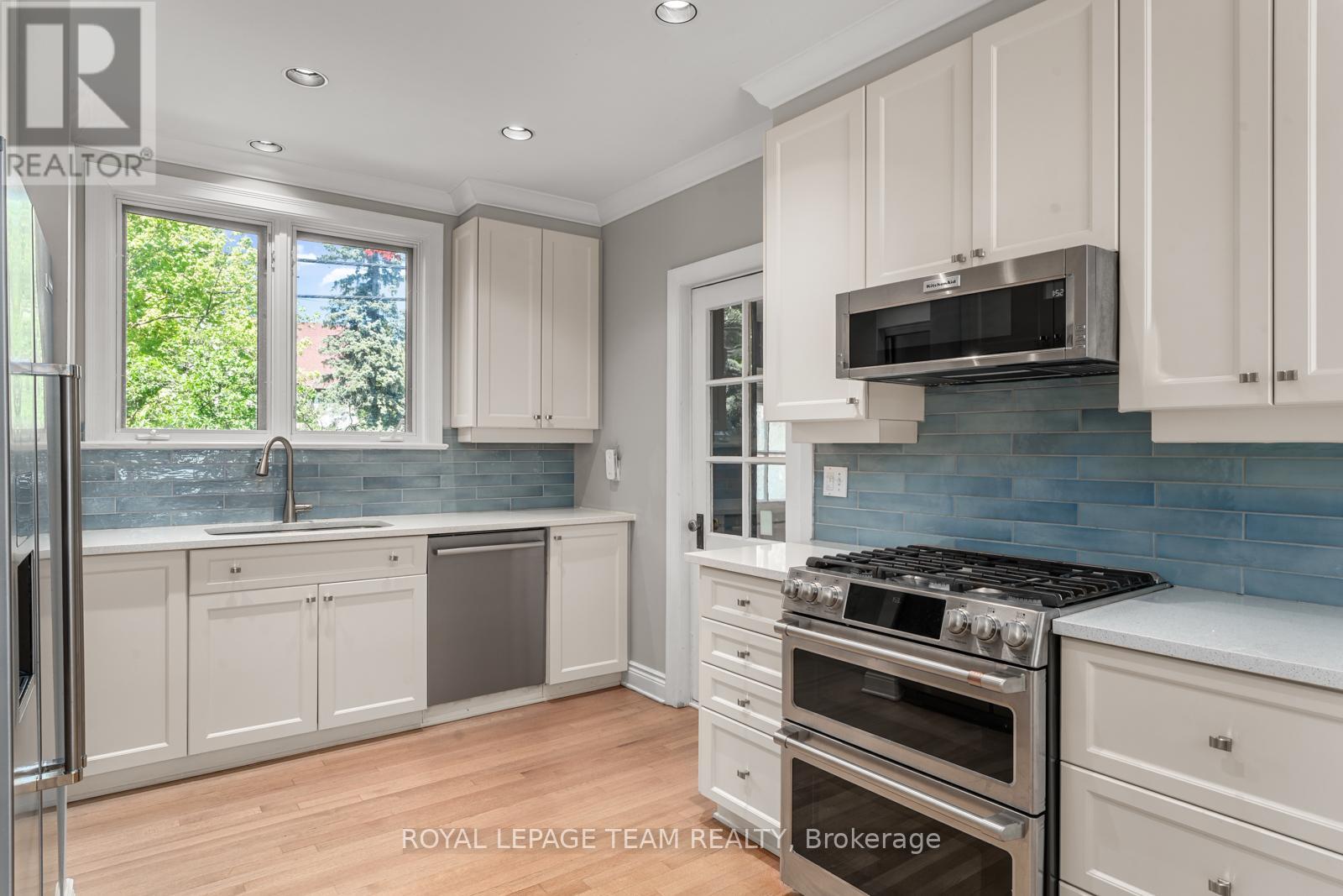 224 Buena Vista Road, Ottawa, Ontario  K1M 0V7 - Photo 8 - X12184934
