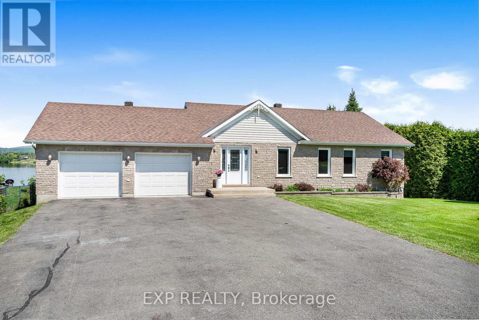 1875 Lajoie Street E, Alfred And Plantagenet, Ontario  K0B 1J0 - Photo 3 - X12184956