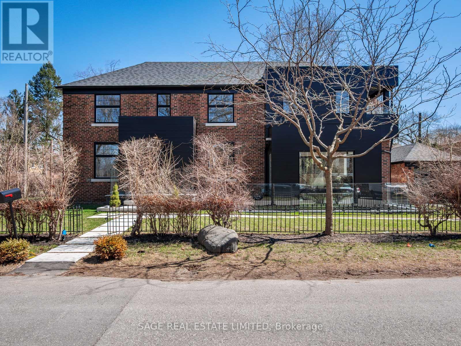 159 Humbervale Boulevard, Toronto, Ontario  M8Y 3P9 - Photo 3 - W12184630