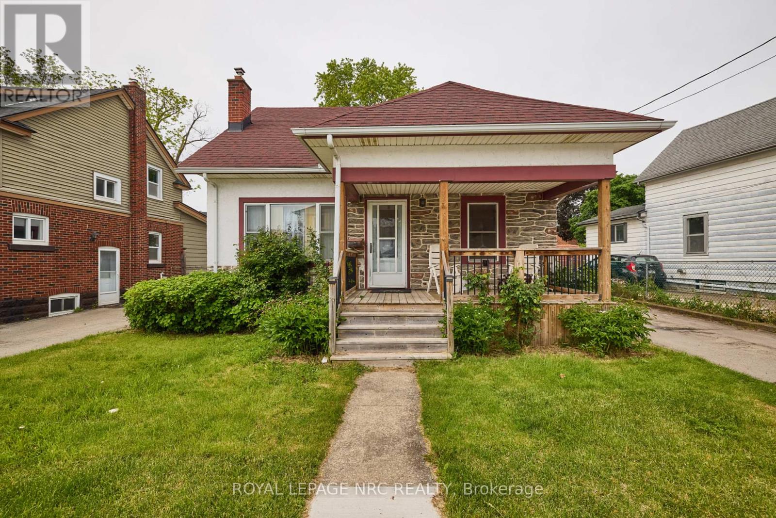 24 Randolph Street, Welland, Ontario  L3B 4C2 - Photo 1 - X12184845
