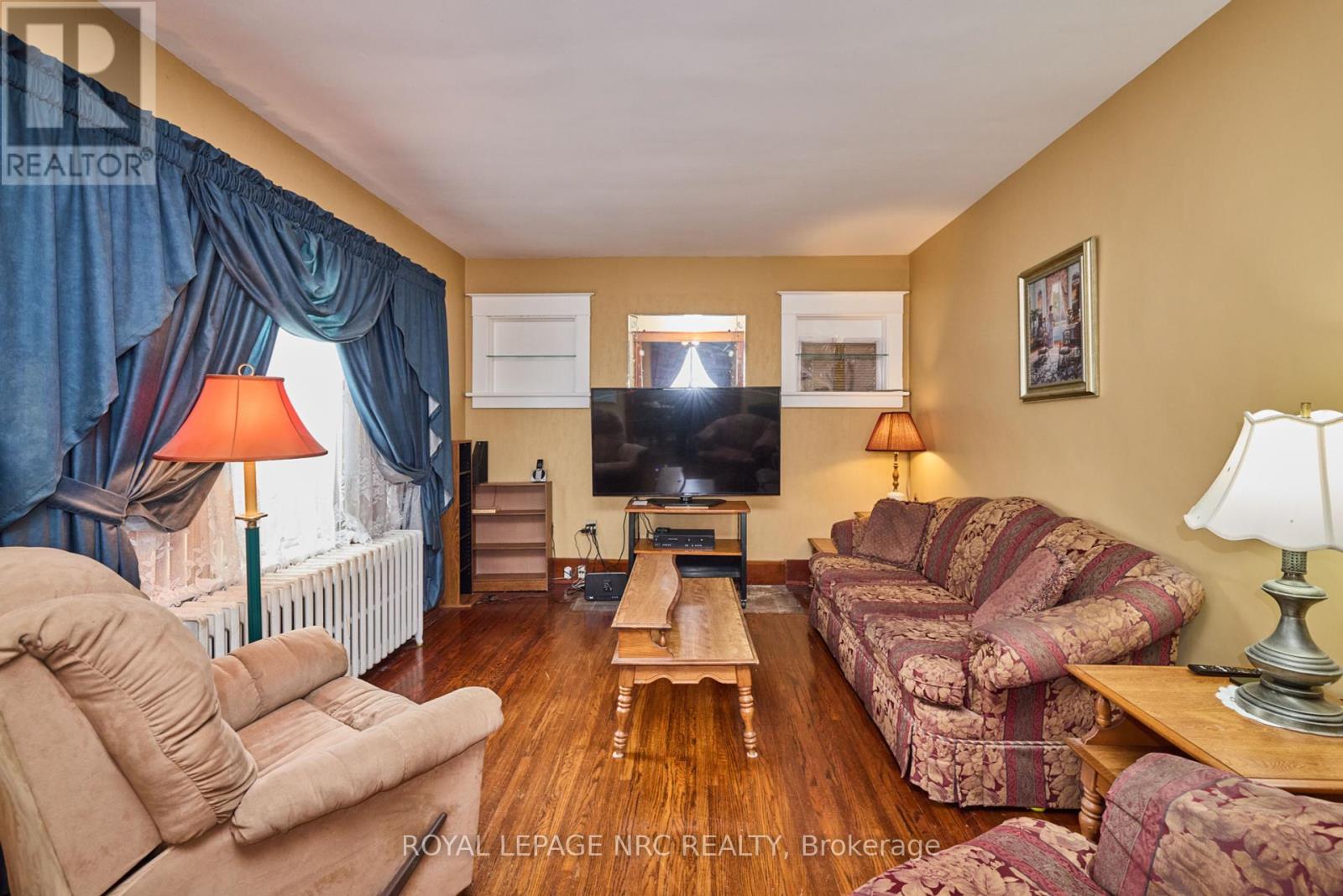 24 Randolph Street, Welland, Ontario  L3B 4C2 - Photo 8 - X12184845