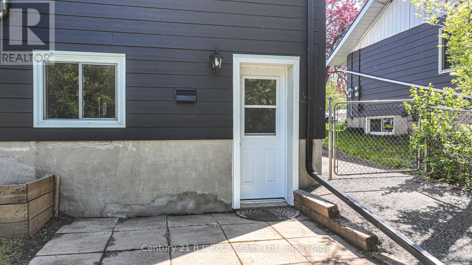 571 High Street, Orillia, Ontario  L3V 4Y2 - Photo 10 - S12184854