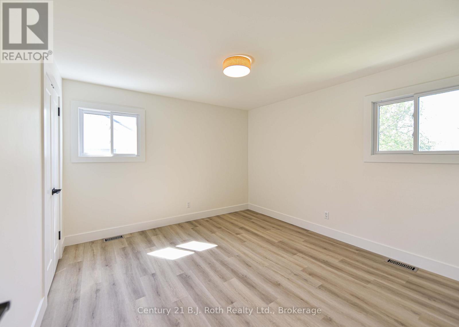 571 High Street, Orillia, Ontario  L3V 4Y2 - Photo 29 - S12184854