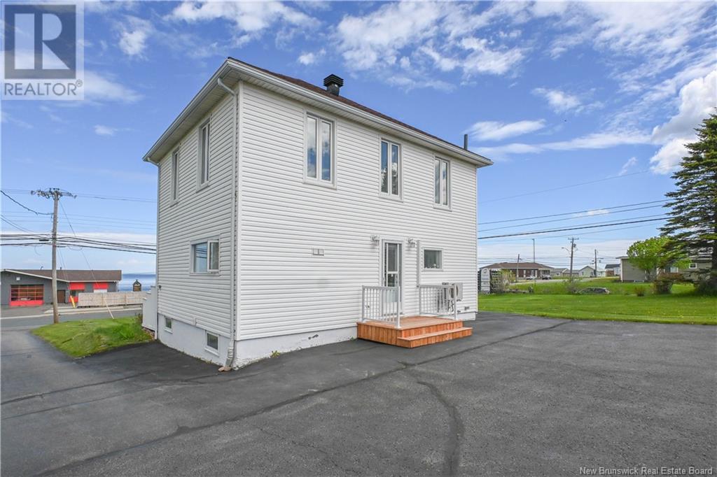90 Saint-Pierre Est Boulevard, Caraquet, New Brunswick  E1W 1B6 - Photo 5 - NB118914