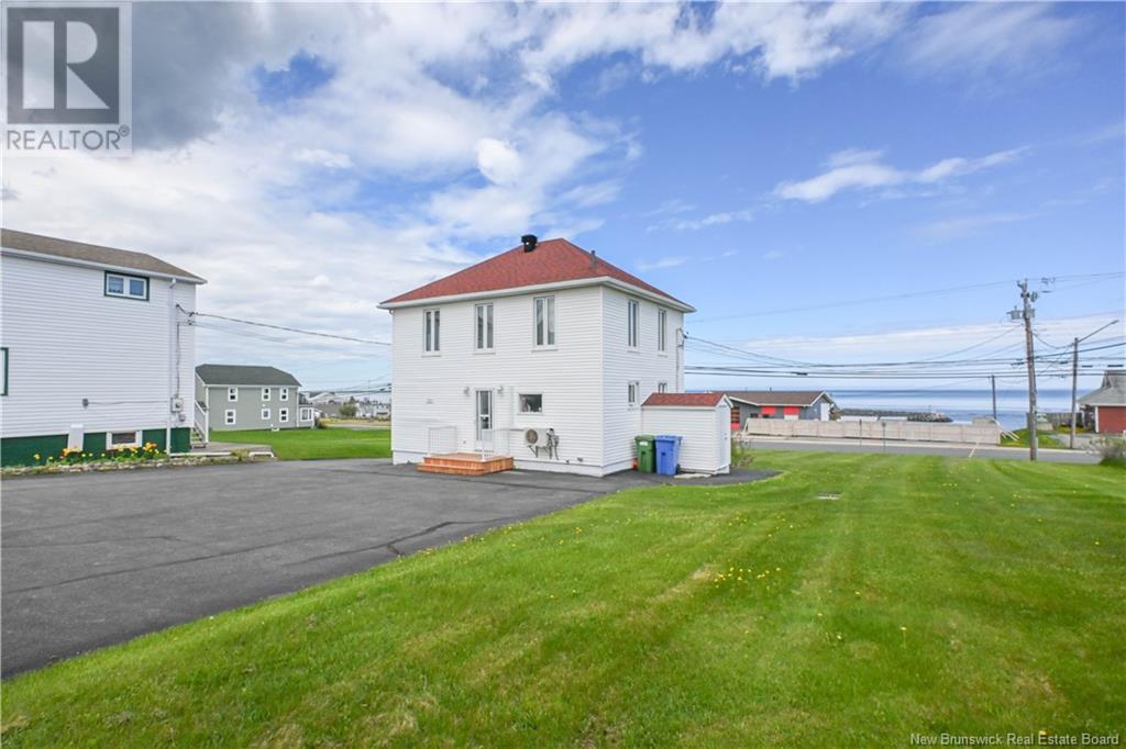 90 Saint-Pierre Est Boulevard, Caraquet, New Brunswick  E1W 1B6 - Photo 11 - NB118914