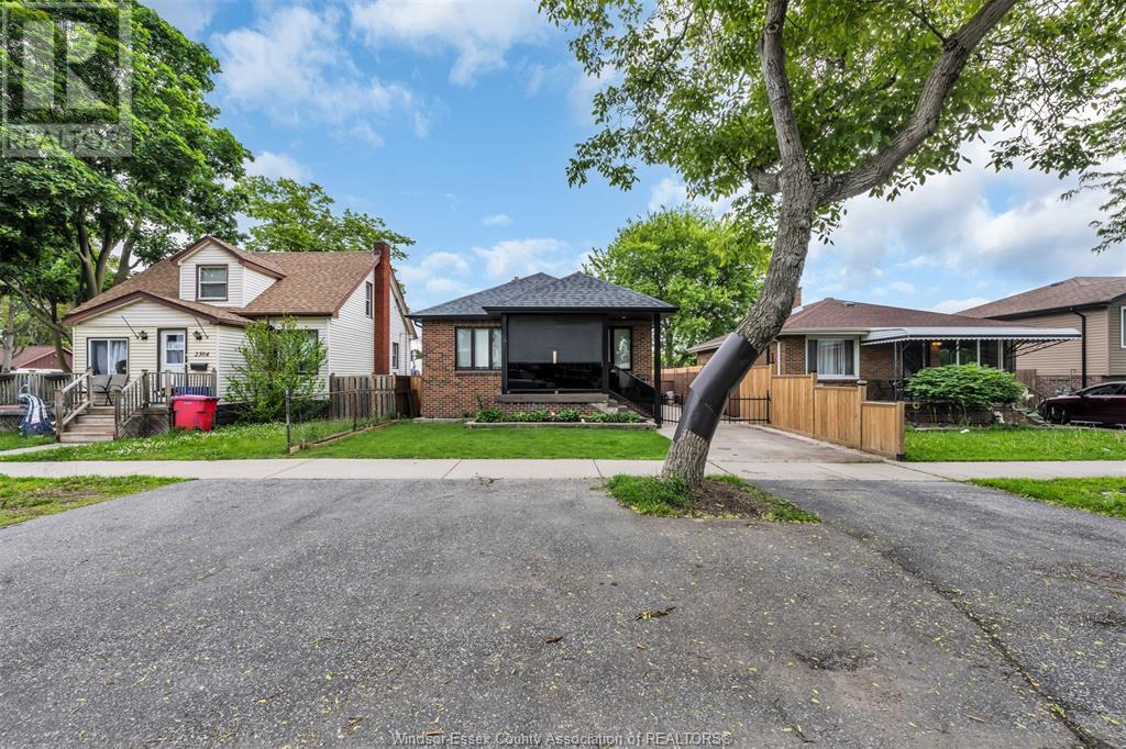 2310 Meighen, Windsor, Ontario  N8W 4B9 - Photo 5 - 25013600