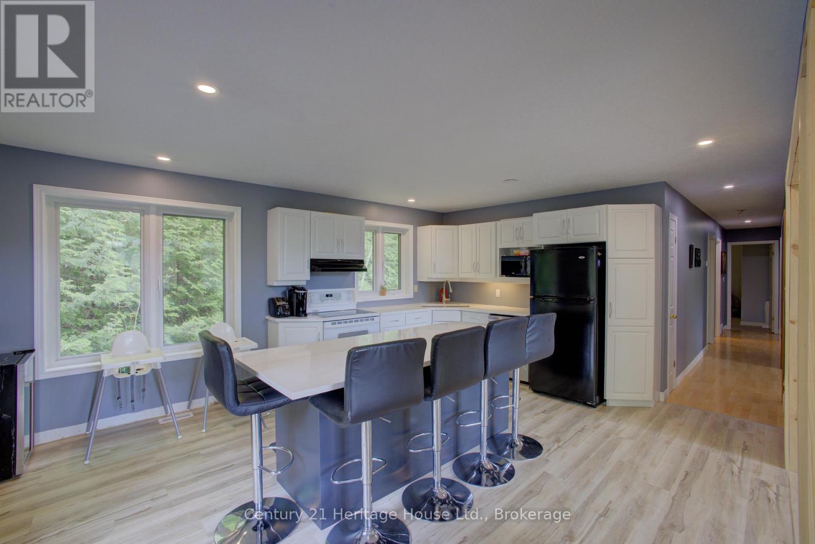 423080 Rocky Saugeen Road, West Grey, Ontario  N0G 1R0 - Photo 12 - X12184809