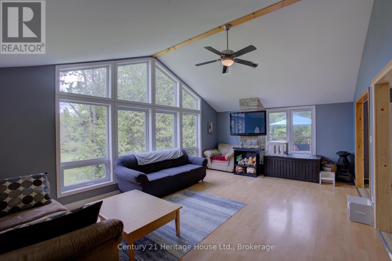 423080 Rocky Saugeen Road, West Grey, Ontario  N0G 1R0 - Photo 8 - X12184809