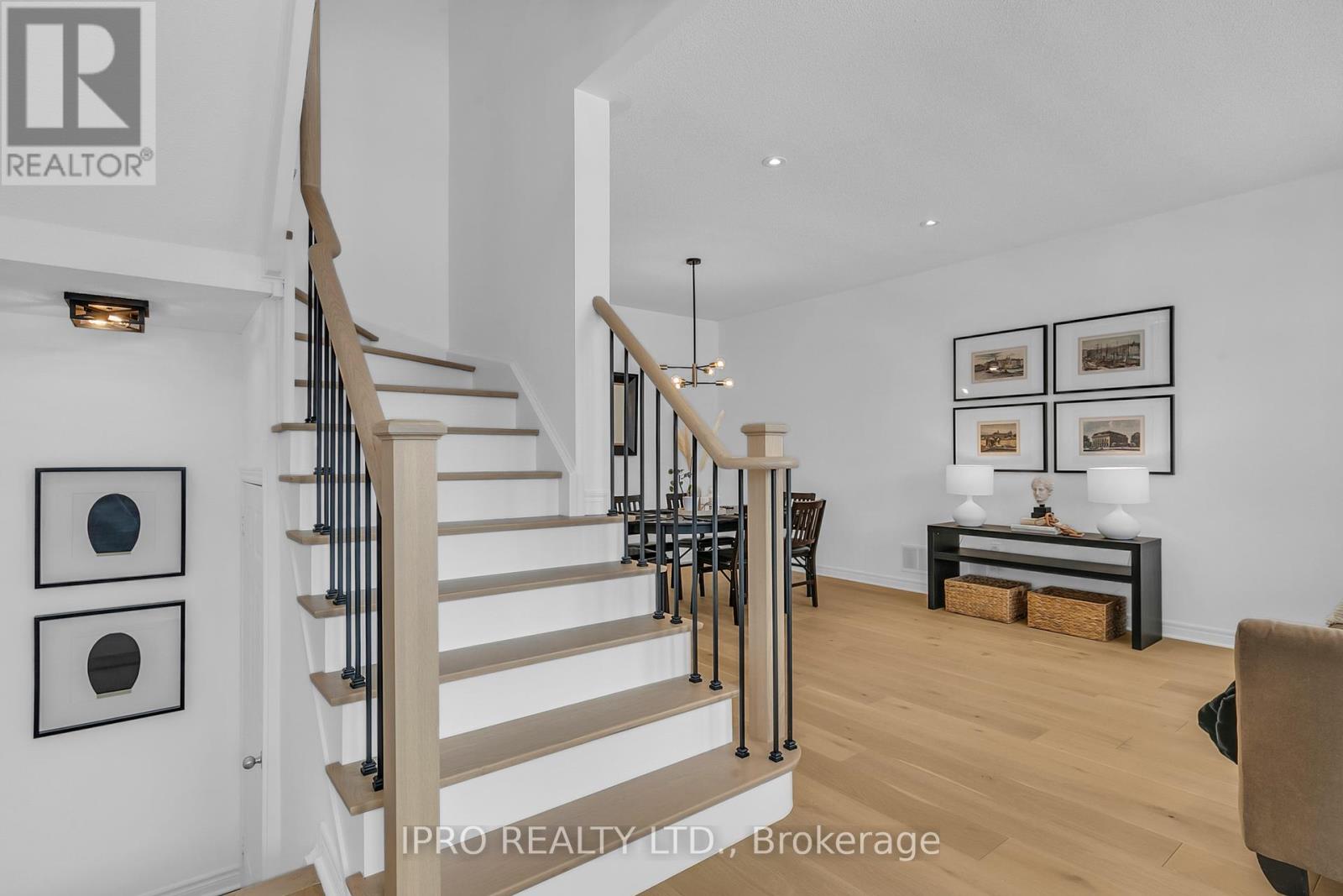 18 - 2295 Rochester Circle, Oakville, Ontario  L6M 5C9 - Photo 8 - W12006477