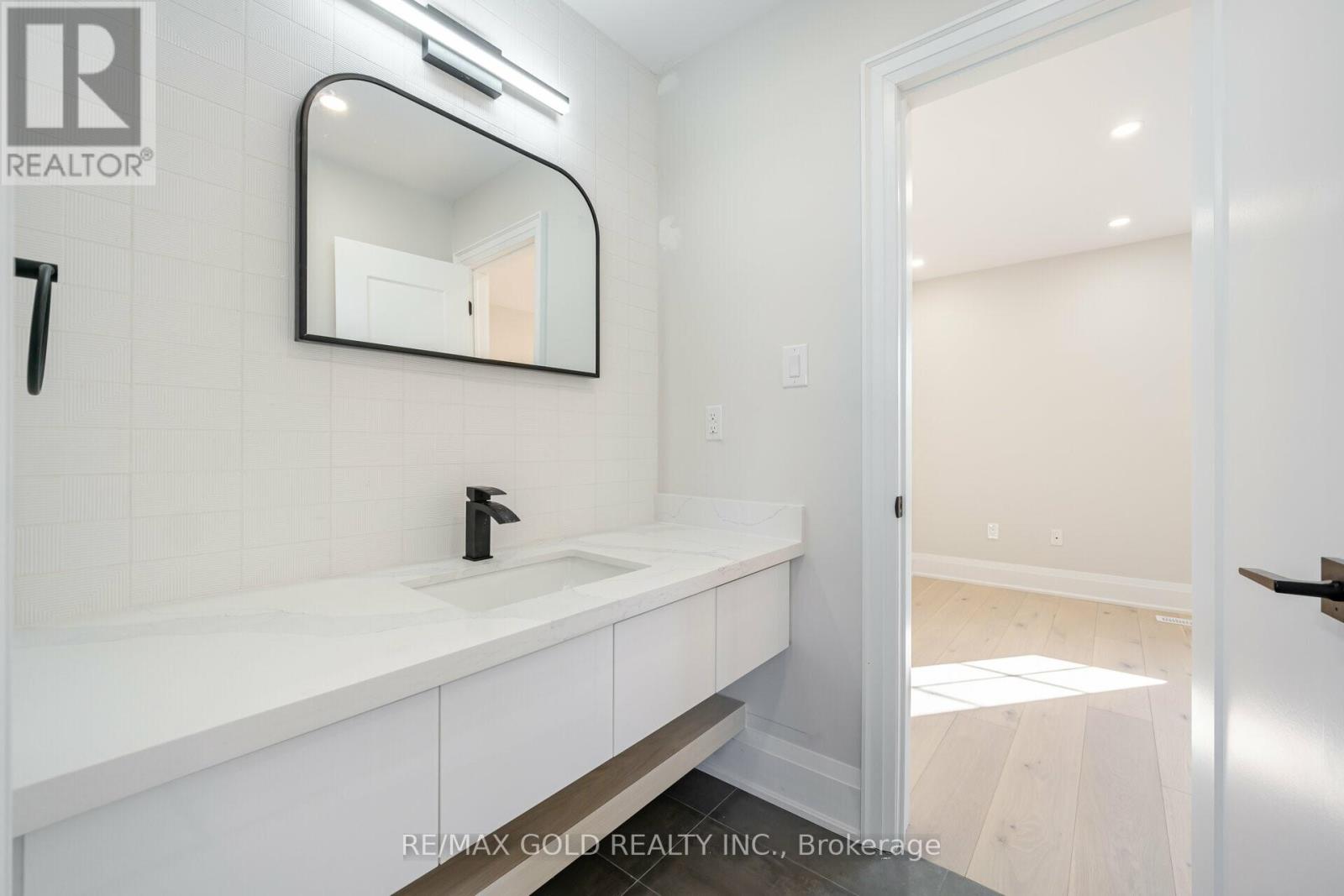 4 Nomad Crescent, Brampton, Ontario  L6Y 5N5 - Photo 17 - W12181810