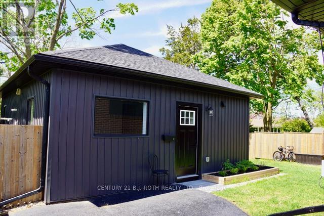 108 Nelson Street, Barrie, Ontario  L4M 4K7 - Photo 25 - S12153027