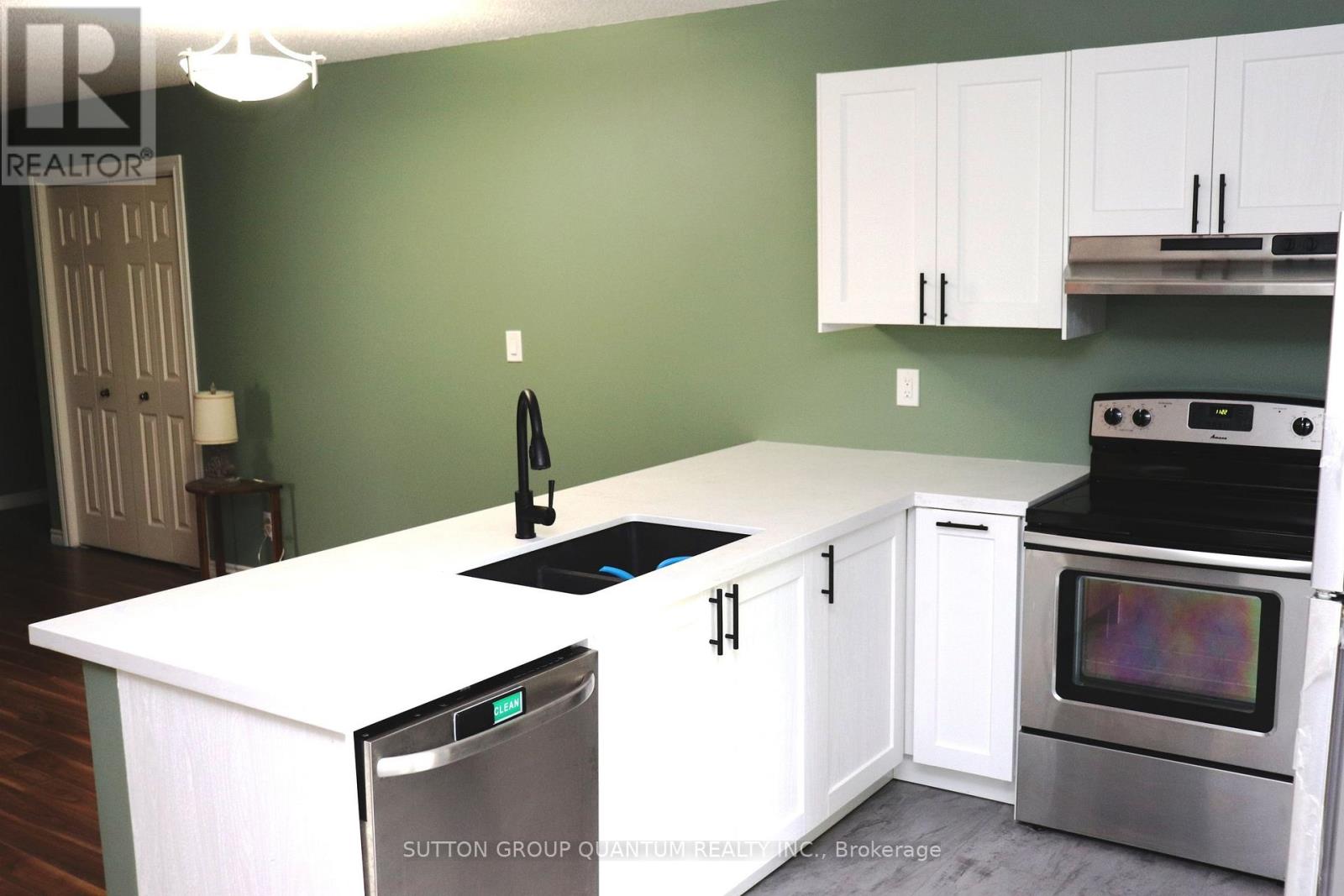 301 - 4025 Kilmer Drive, Burlington, Ontario  L7M 4M5 - Photo 9 - W12182061