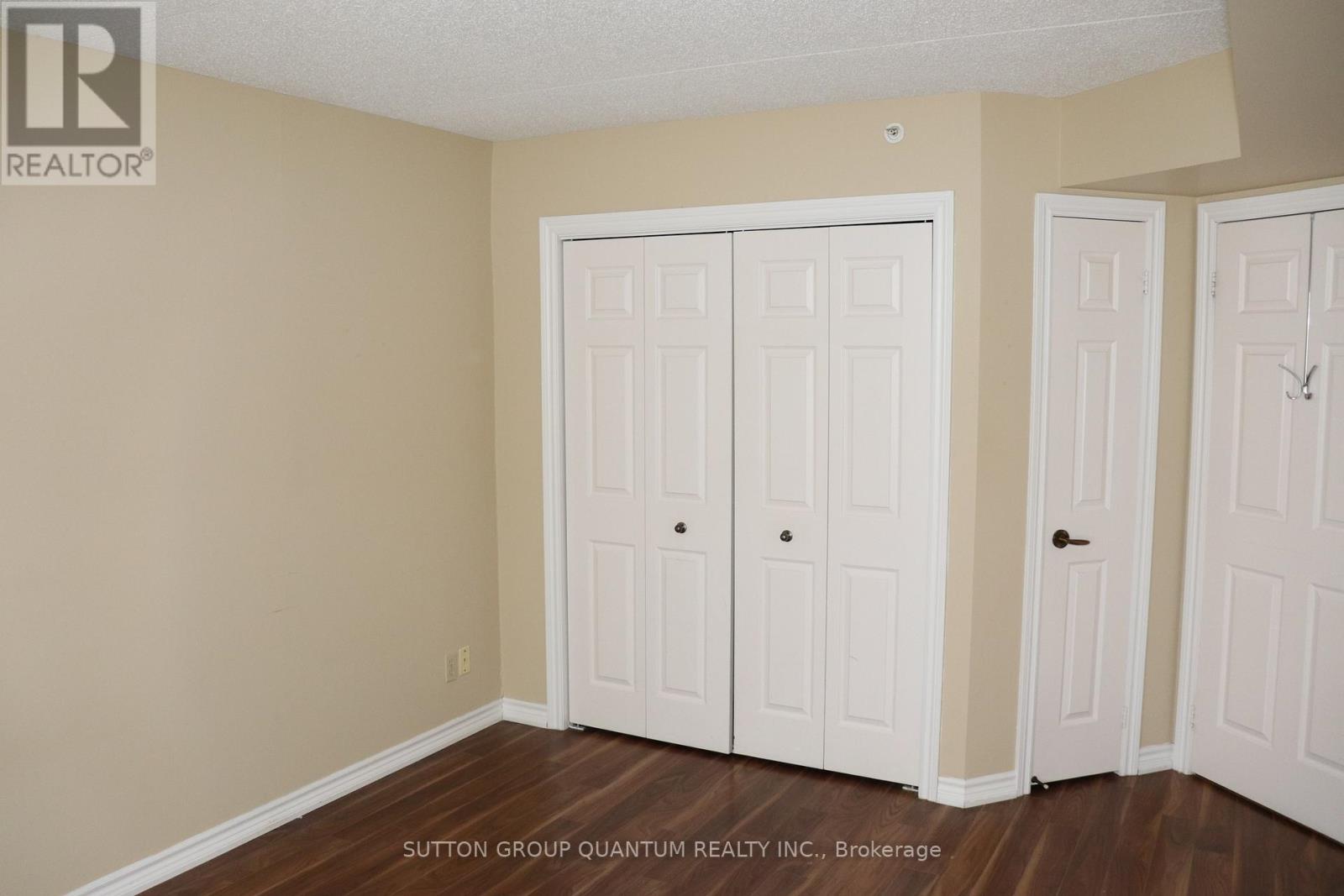301 - 4025 Kilmer Drive, Burlington, Ontario  L7M 4M5 - Photo 13 - W12182061