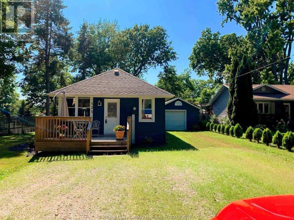 425 Jackson, Colchester, Ontario  N0R 1G0 - Photo 1 - 25008354