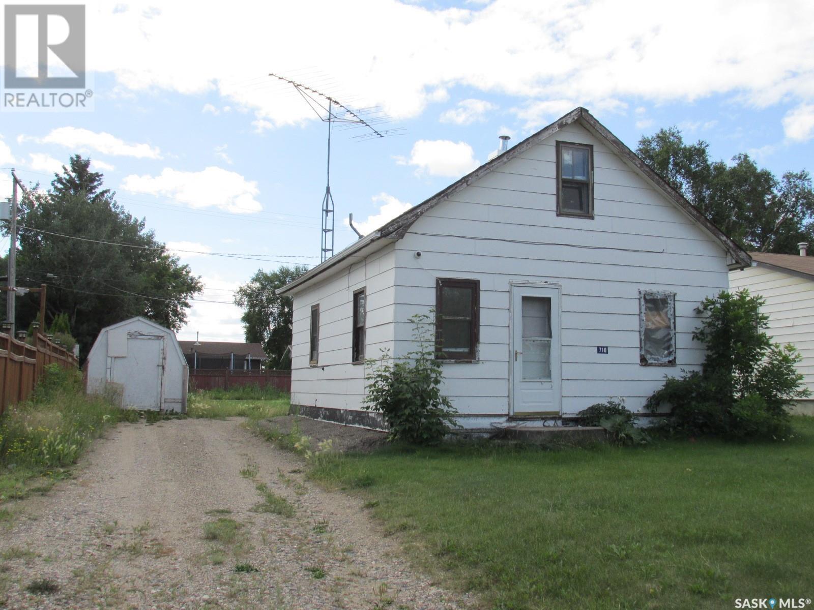 710 9th AVENUE W, nipawin, Saskatchewan