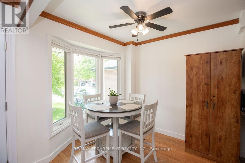 54 Merritt Crescent, Grimsby, Ontario  L3M 5B7 - Photo 16 - X12179318