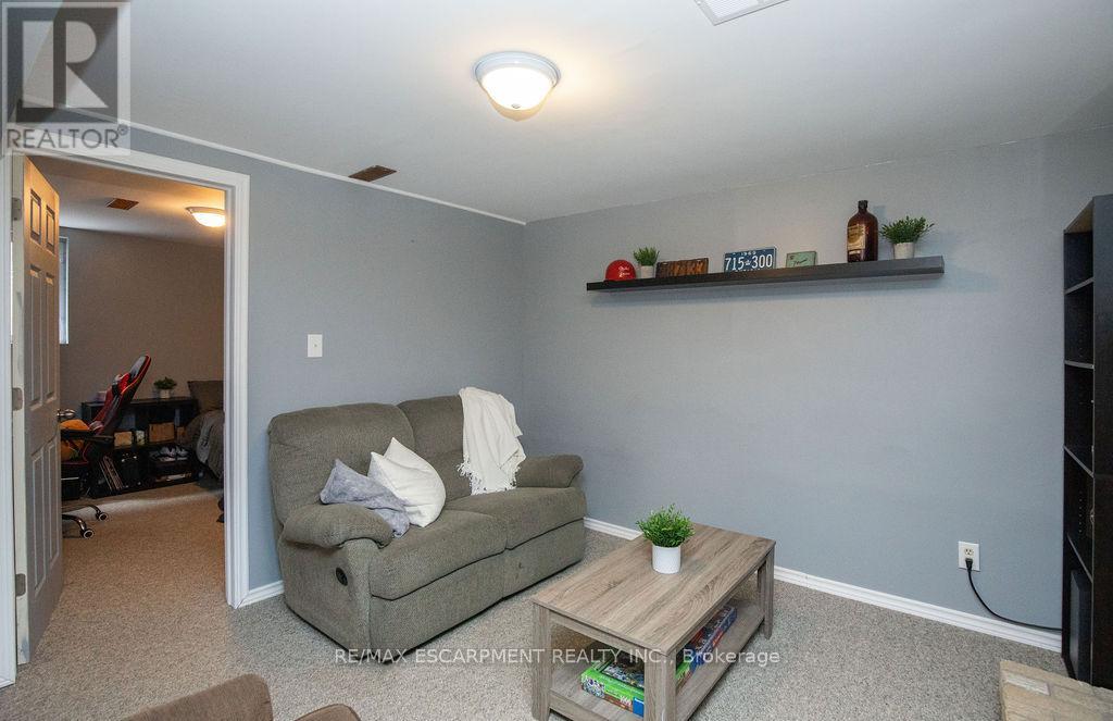 54 Merritt Crescent, Grimsby, Ontario  L3M 5B7 - Photo 44 - X12179318