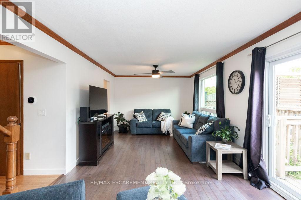 54 Merritt Crescent, Grimsby, Ontario  L3M 5B7 - Photo 26 - X12179318