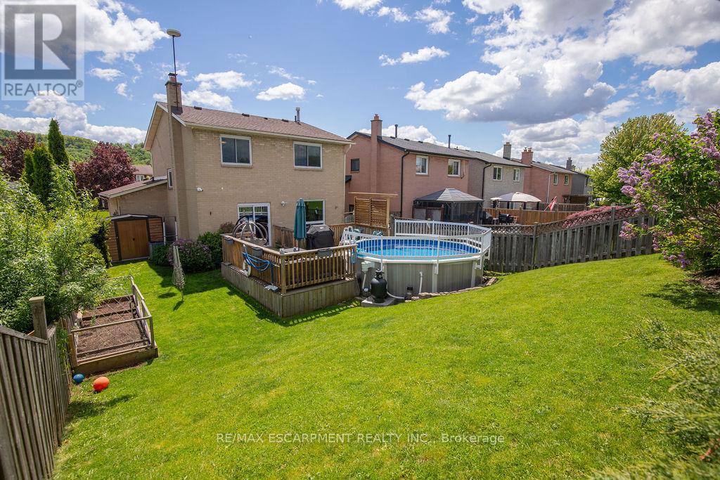 54 Merritt Crescent, Grimsby, Ontario  L3M 5B7 - Photo 11 - X12179318