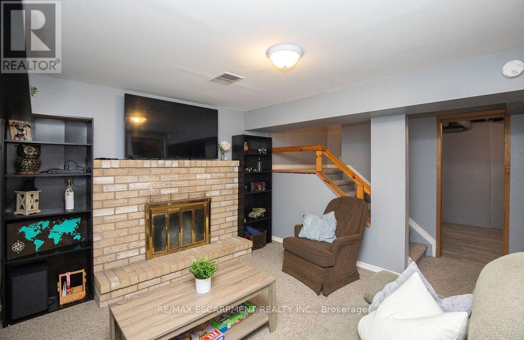 54 Merritt Crescent, Grimsby, Ontario  L3M 5B7 - Photo 43 - X12179318