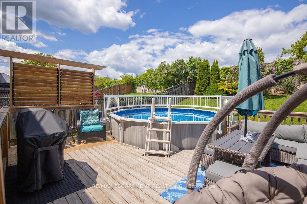54 Merritt Crescent, Grimsby, Ontario  L3M 5B7 - Photo 6 - X12179318