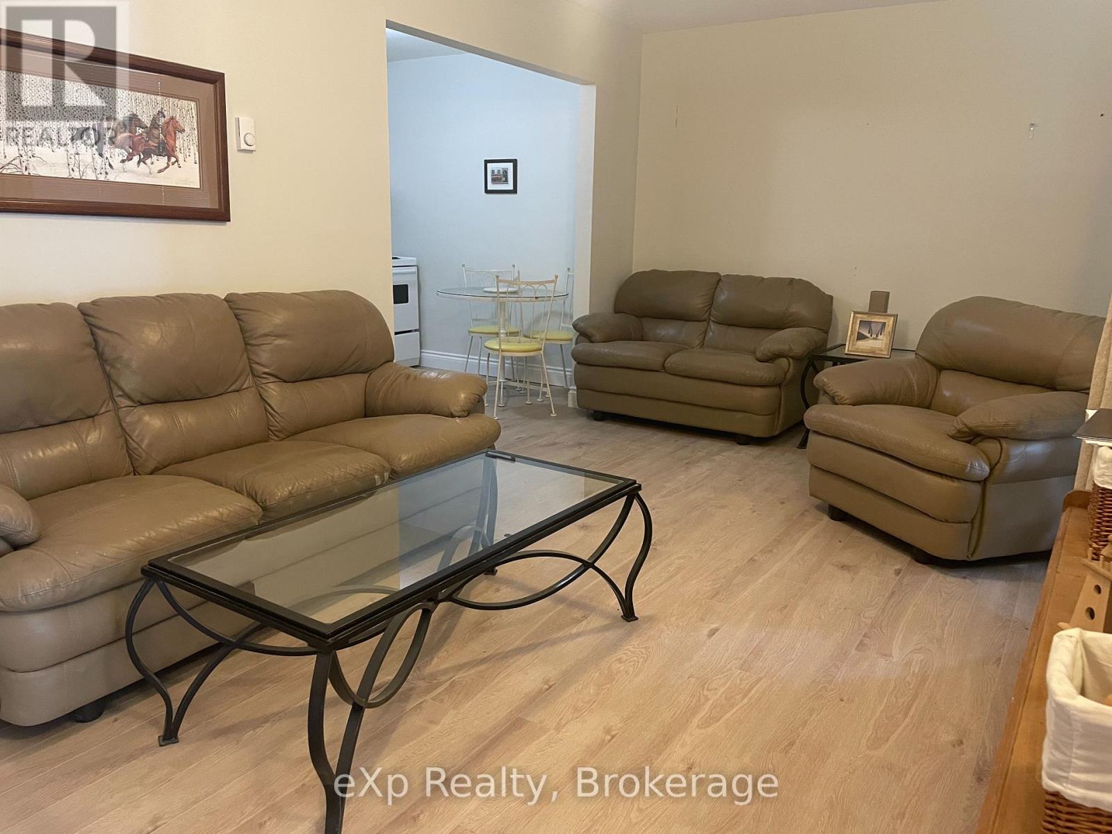 4 - 633 Harbour Street, Saugeen Shores, Ontario  N0H 2C5 - Photo 3 - X11934329