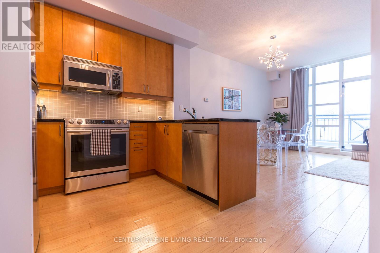 419 - 901 Queen Street W, Toronto, Ontario  M6J 3X4 - Photo 2 - C12184791