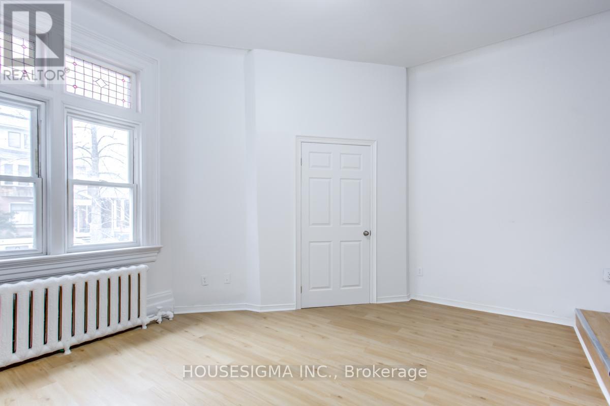 101 - 661 Huron Street, Toronto, Ontario  M5R 2R8 - Photo 2 - C12184816