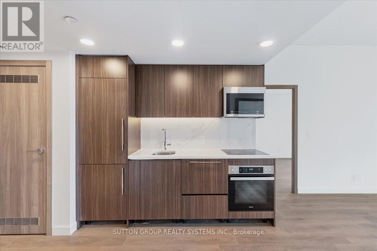 38 Widmer Street, Toronto, Ontario  M5V 2E9 - Photo 2 - C12184861