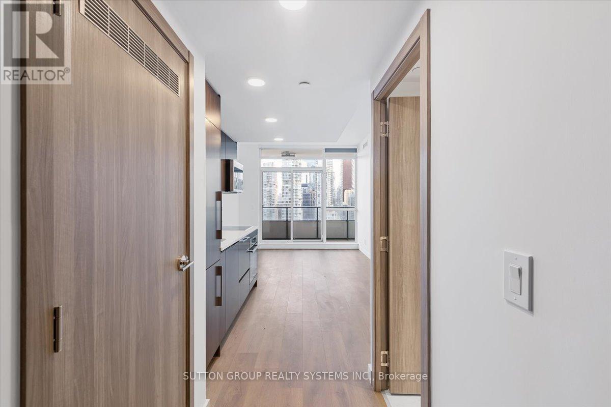 38 Widmer Street, Toronto, Ontario  M5V 2E9 - Photo 4 - C12184861