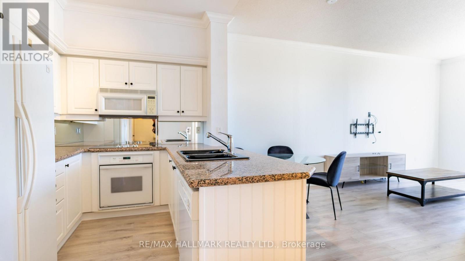 Ph08 - 18 Wanless Avenue, Toronto, Ontario  M4N 3R9 - Photo 15 - C12184922