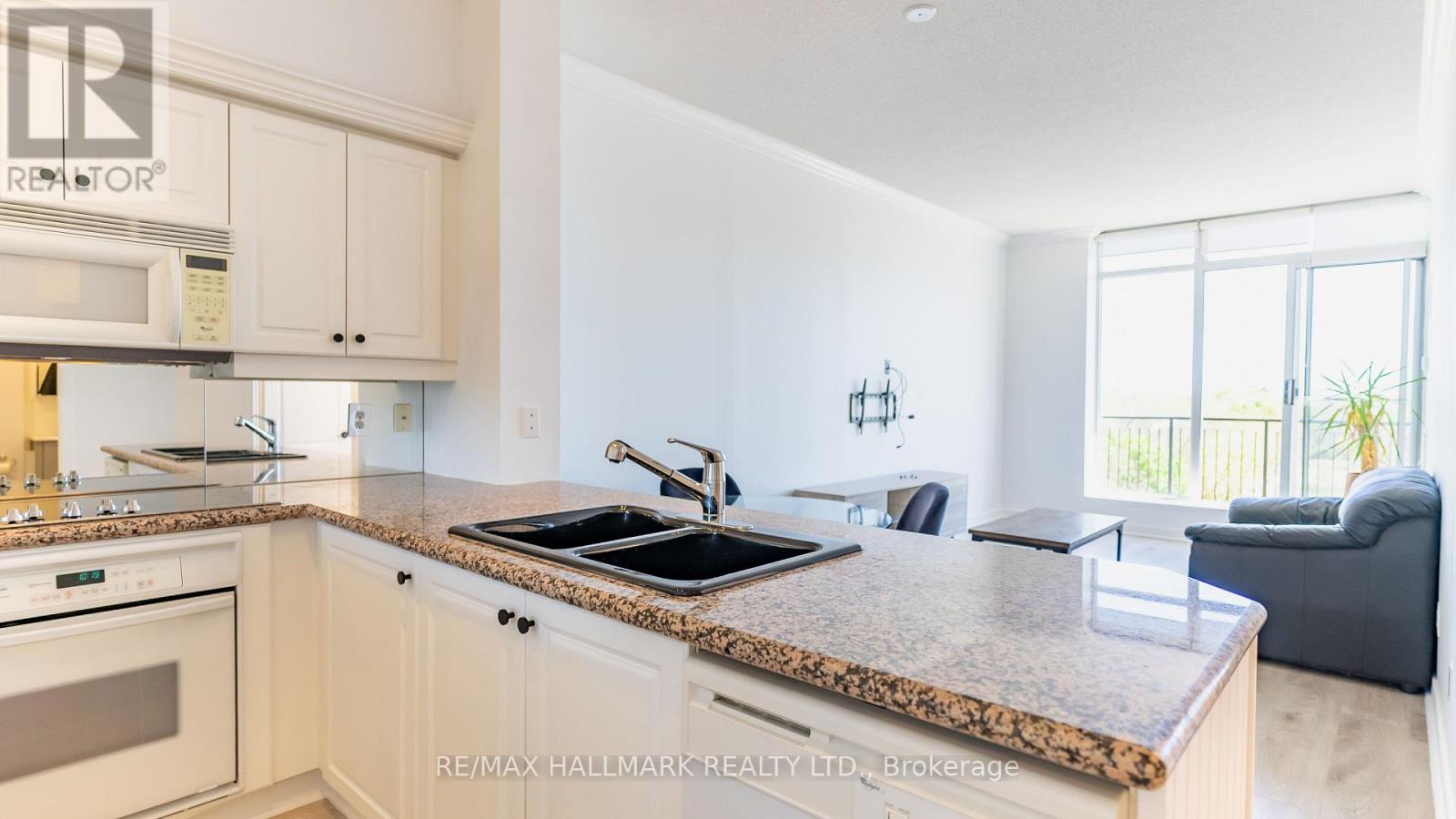 Ph08 - 18 Wanless Avenue, Toronto, Ontario  M4N 3R9 - Photo 17 - C12184922