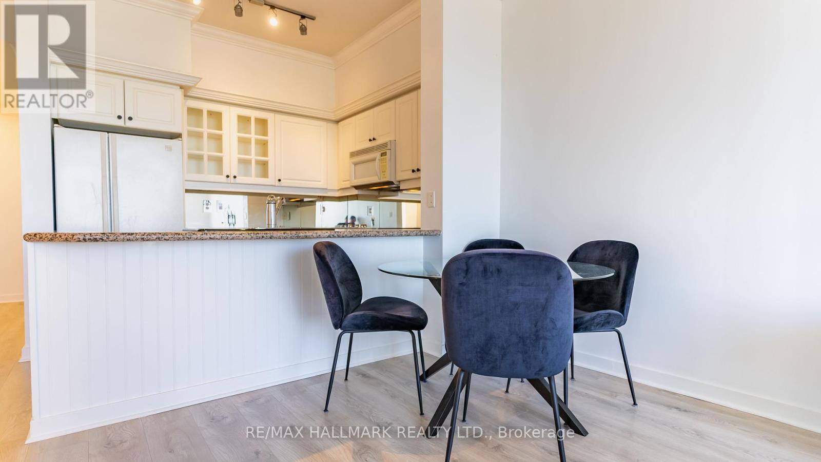 Ph08 - 18 Wanless Avenue, Toronto, Ontario  M4N 3R9 - Photo 21 - C12184922