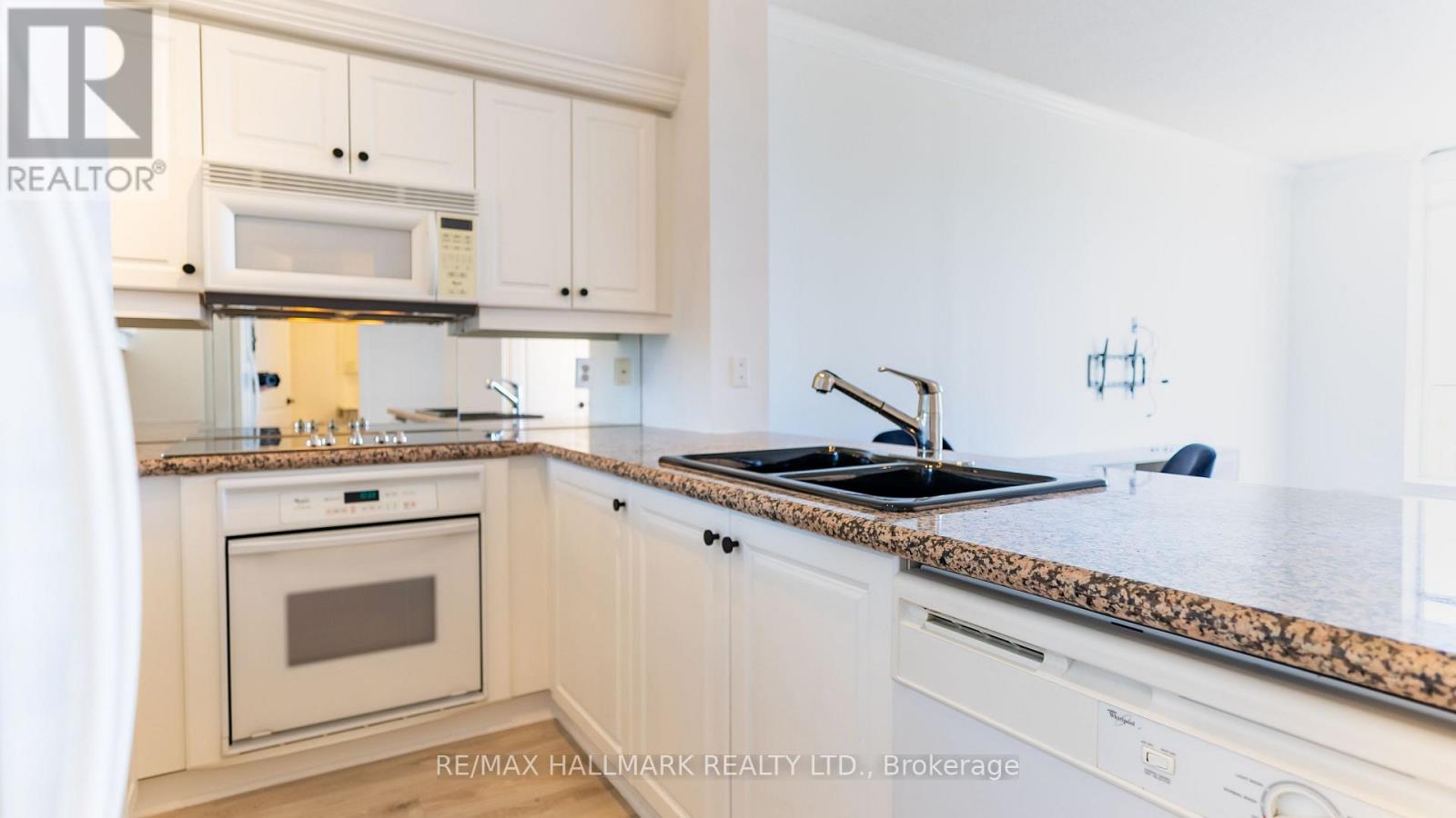 Ph08 - 18 Wanless Avenue, Toronto, Ontario  M4N 3R9 - Photo 22 - C12184922