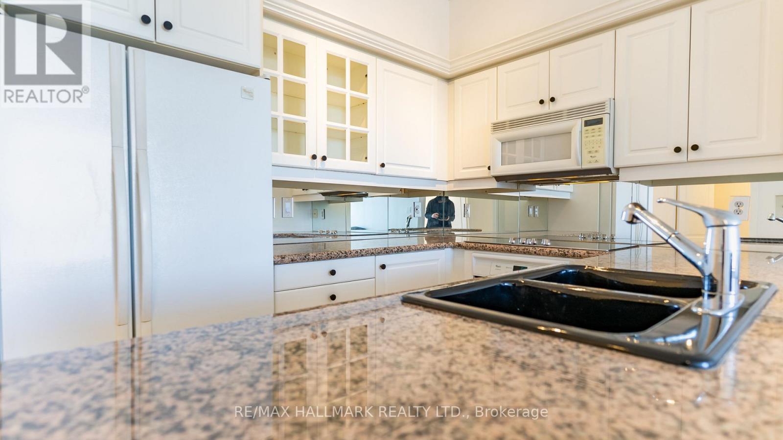 Ph08 - 18 Wanless Avenue, Toronto, Ontario  M4N 3R9 - Photo 23 - C12184922
