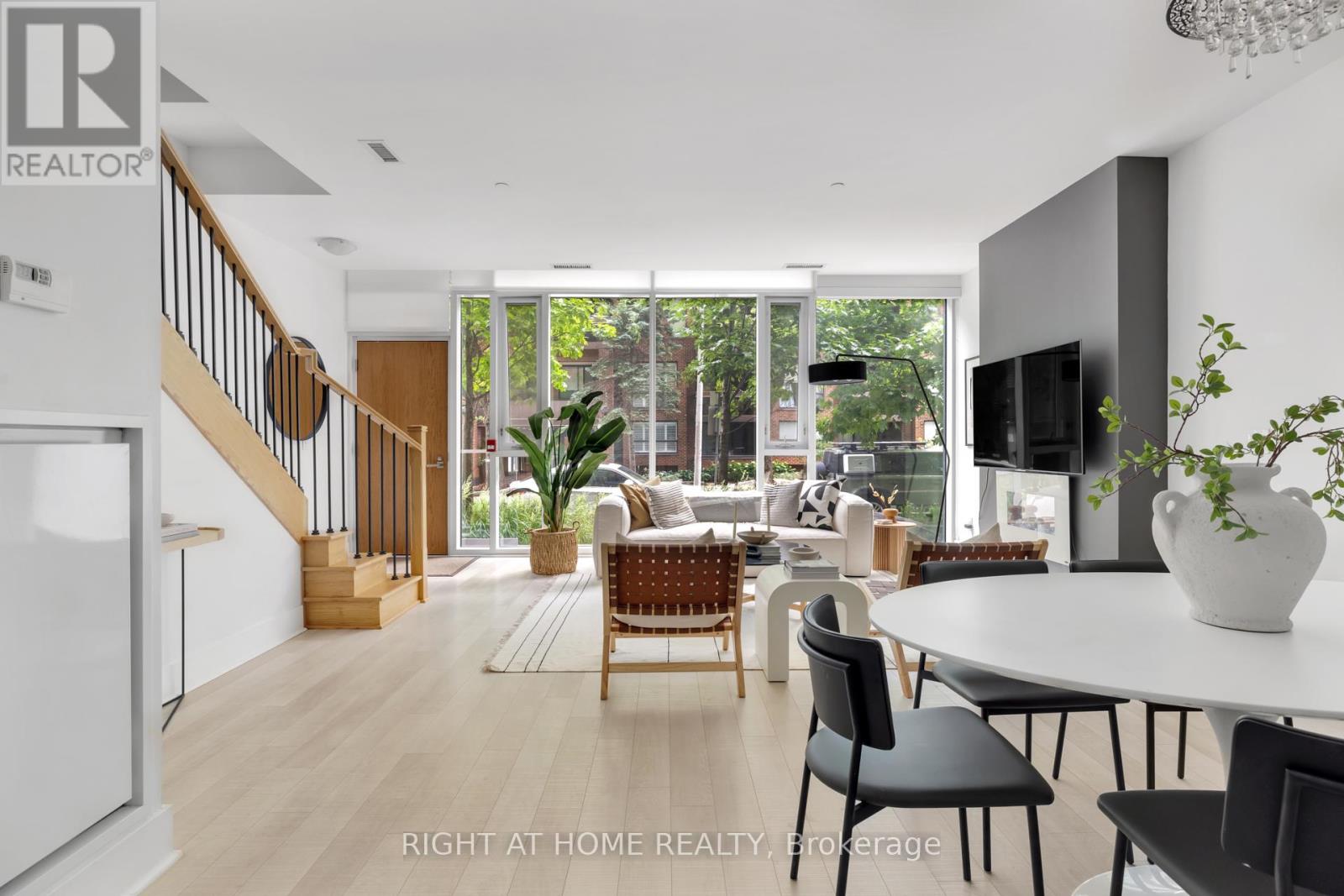 Th 101 - 32 Davenport Road, Toronto, Ontario  M5R 1H3 - Photo 15 - C12184938