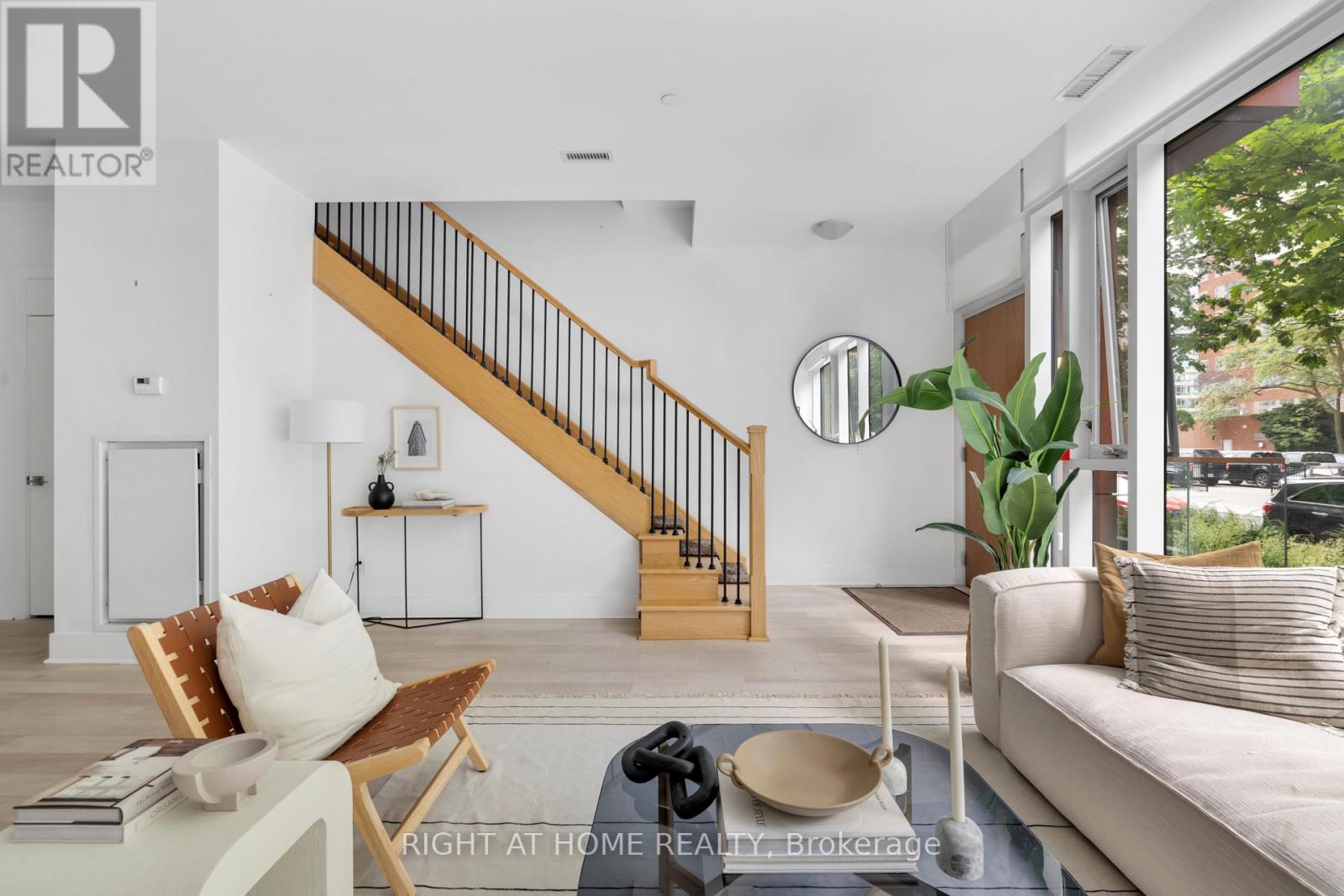 Th 101 - 32 Davenport Road, Toronto, Ontario  M5R 1H3 - Photo 17 - C12184938