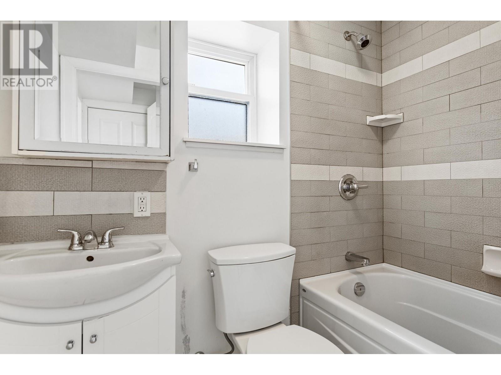 672 Wilmot Street, Coquitlam, British Columbia  V3J 6P4 - Photo 29 - R3008557
