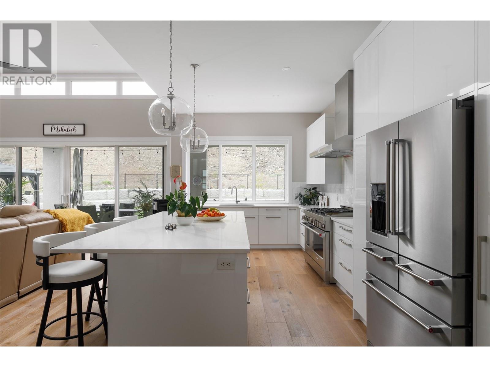 2759 Canyon Crest Drive West Kelowna Photo 9
