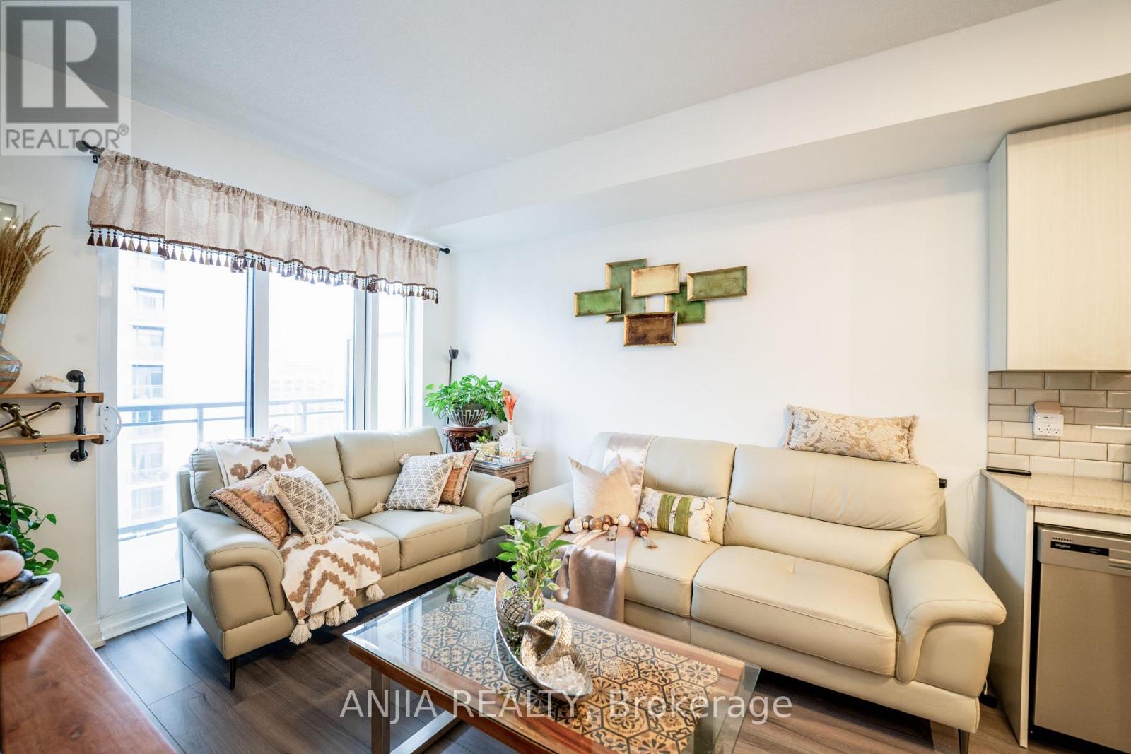 1406 - 50 Ann O'reilly Road, Toronto, Ontario  M2J 0C9 - Photo 9 - C12184312