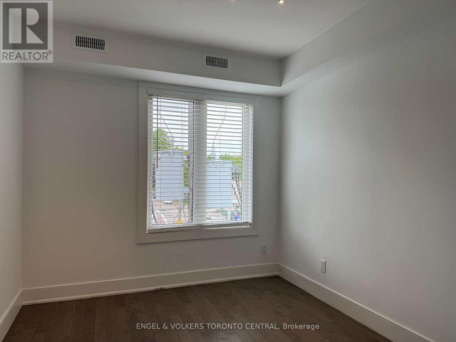 1 - 1415 Gerrard Street E, Toronto, Ontario  M4L 1Z5 - Photo 5 - E12054886