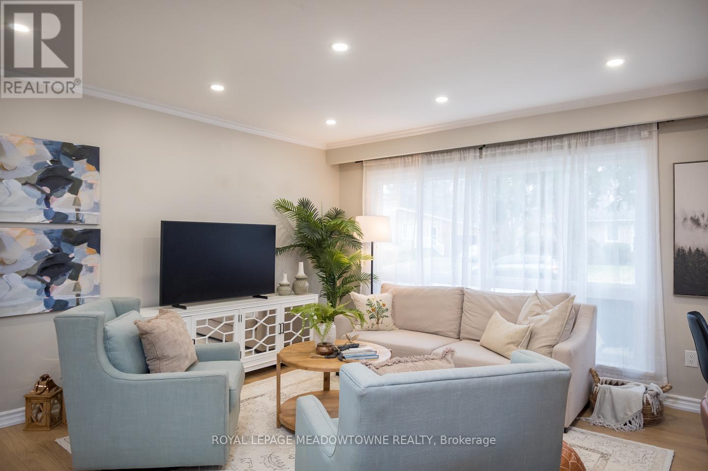 137 Wakefield Road, Milton, Ontario  L9T 2L7 - Photo 8 - W12168564